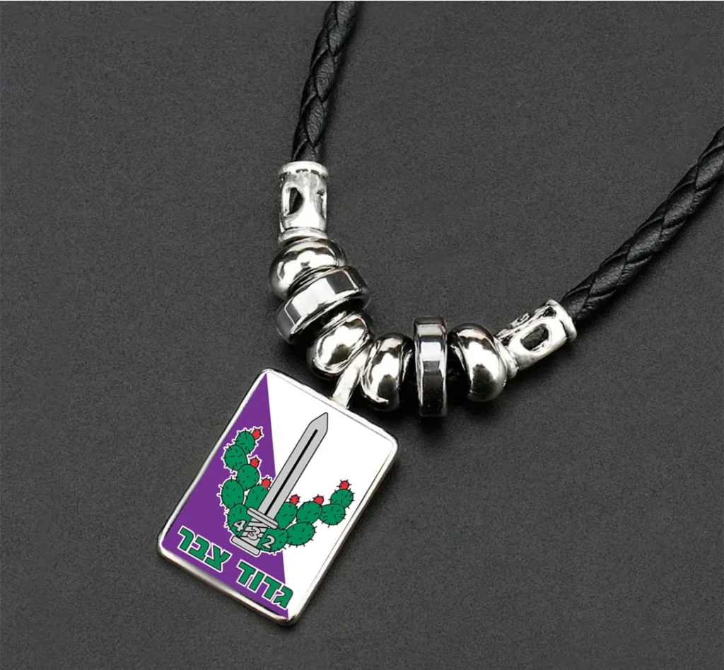 givati_tzabar_necklaces_8305